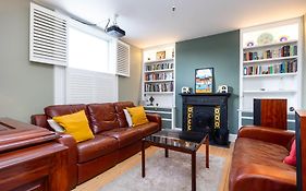 Charming Victorian 3Bd Townhouse With Free Parking